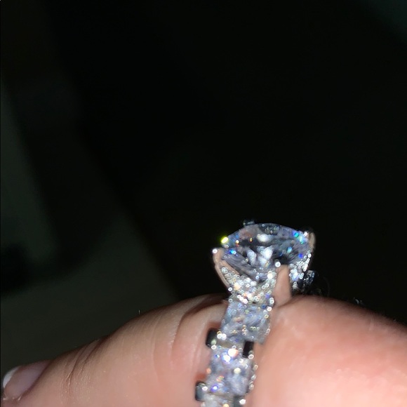Ring - Picture 3 of 3